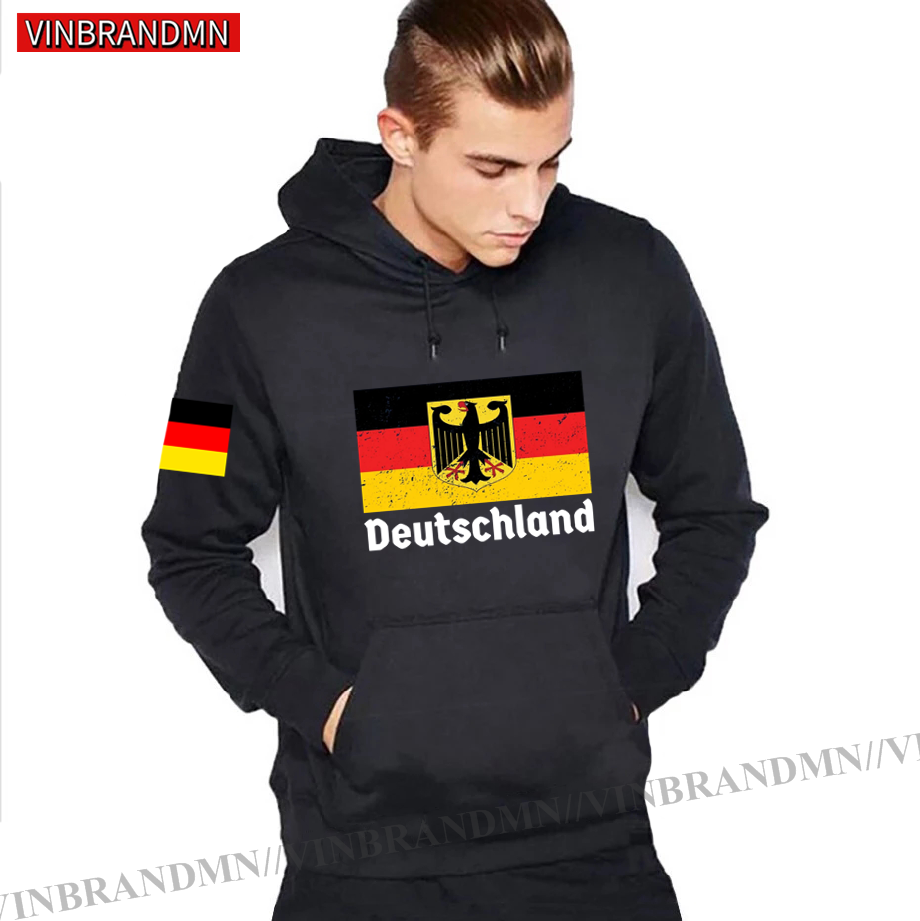 Winter Clothing Germany - Deutschland Allemagne sweat à capuche Golden