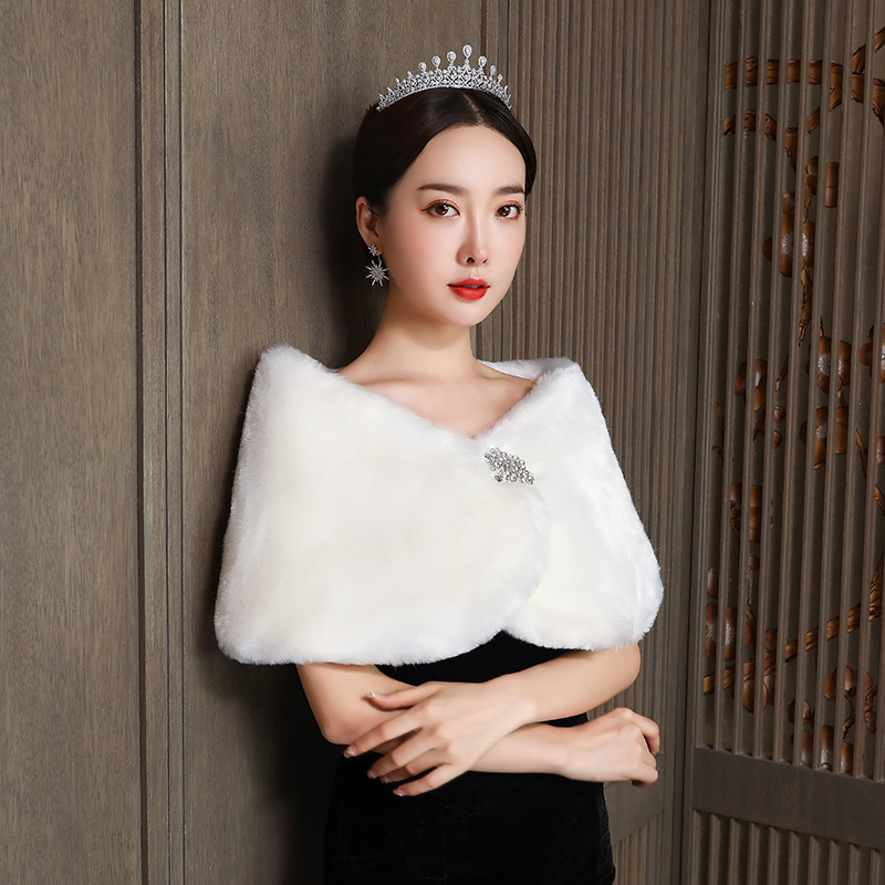 Châle de mariée en fausse four - Winter Clothing Pk avis et prix